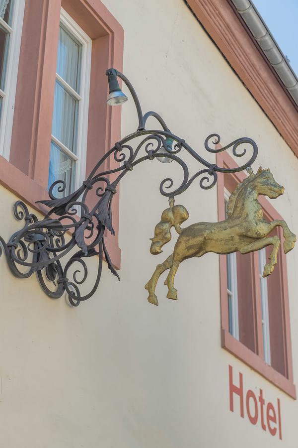Hotel Wirtshaus zum Pferdemarkt Saarburg Exterior foto